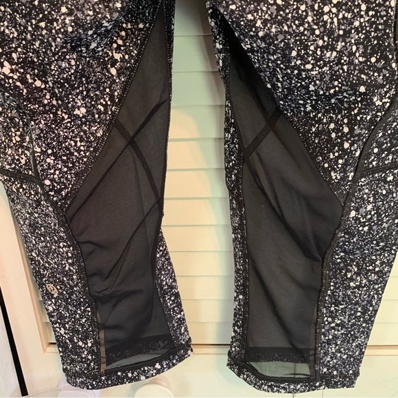 Lululemon Outrun 17" Crop Style W6ABNS Women’s Size 6 Splatter White Black/Black - Picture 8 of 15